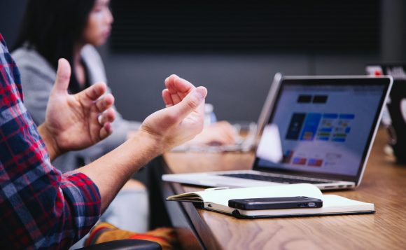 Extended Reality Solutions For HR Department HR departments use extended reality to simplify recruiting, accelerate the integration of new employees, and increase their work efficiency. Find out more about the benefits of XR for your company.