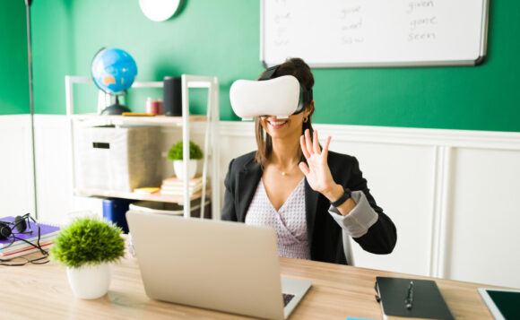 Transforming Education, Not Replacing Educators: Unveiling the Power of Extended Reality in Classrooms