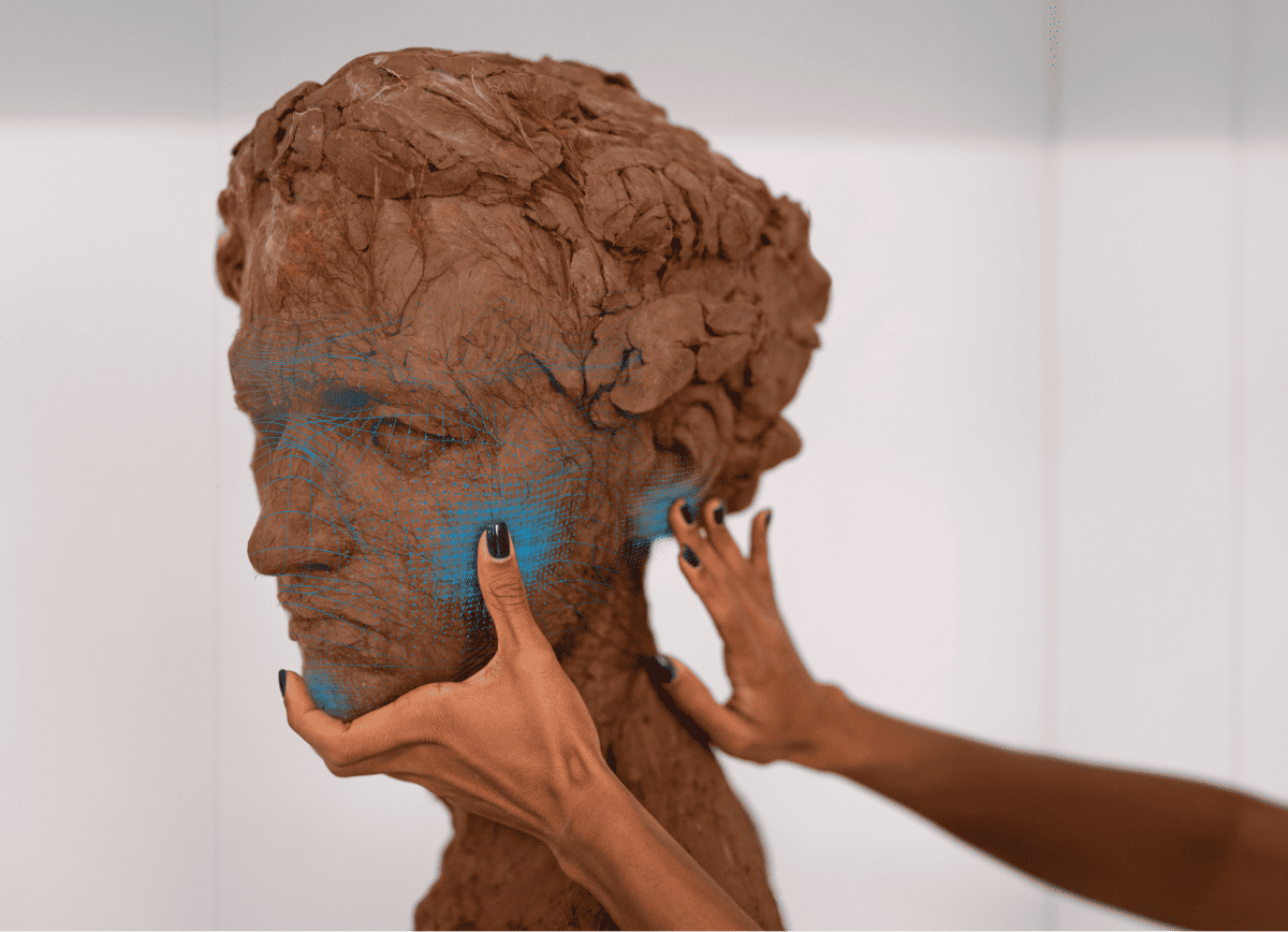 Touching Art: How Haptic Gloves Empower to “See” the World of Art